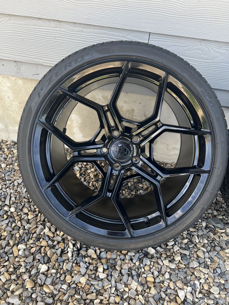 Pirelli P Zero 325/25 ZR20 Tires & Black Blaque Diamond Multi-Spoke Wheels - 20 inch, Set of 2