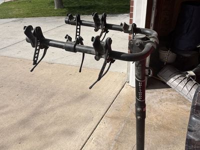 Hollywood rack 3- bike 2’’ receiver