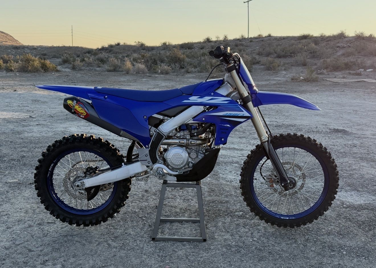 2025 Yamaha YZ450FX Dirt Bike