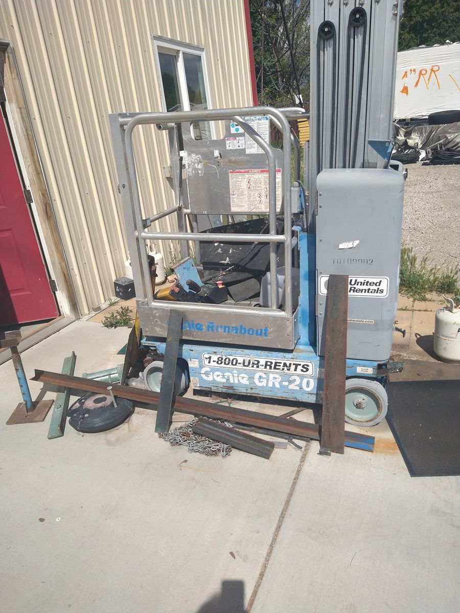 Genie GR20 Man Lift