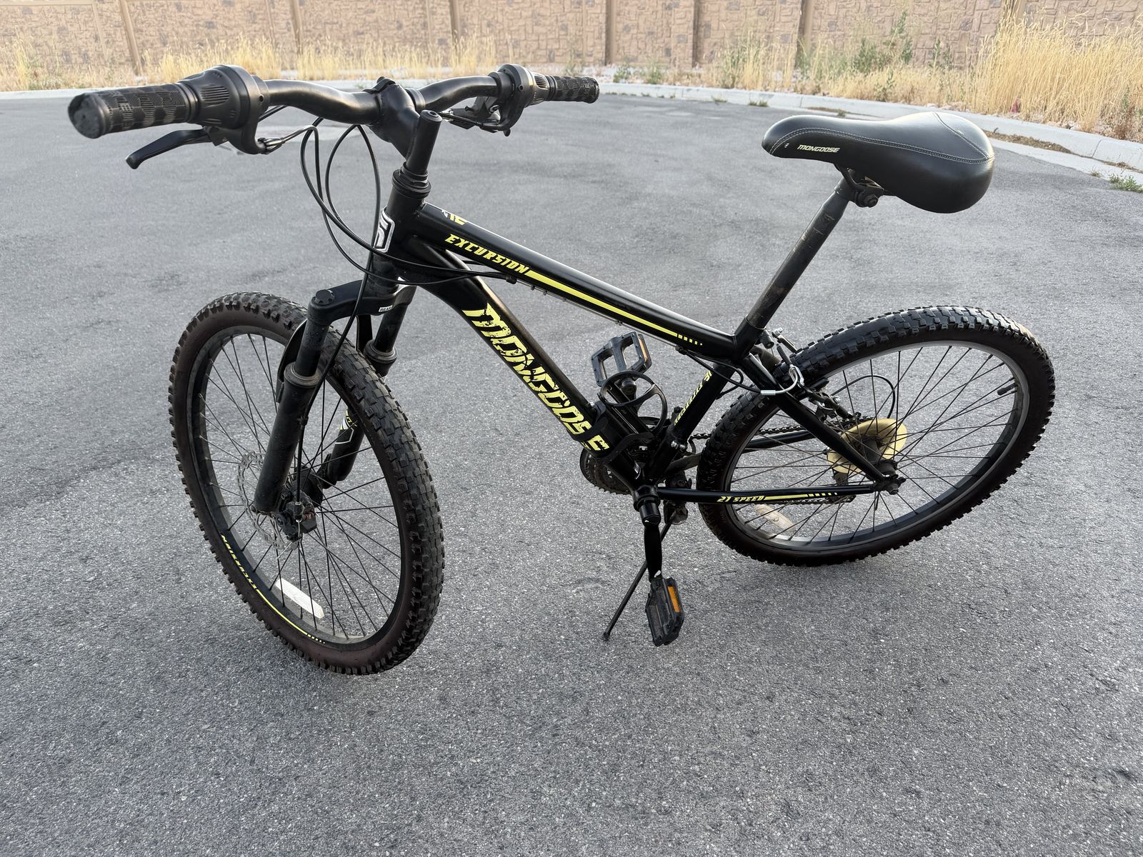 Mongoose excursion mountain bike