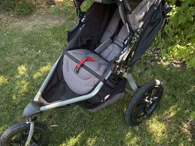 BOB Revolution SE Single Jogging Stroller - Grey/Black, Excellent Condition, Folds Compact