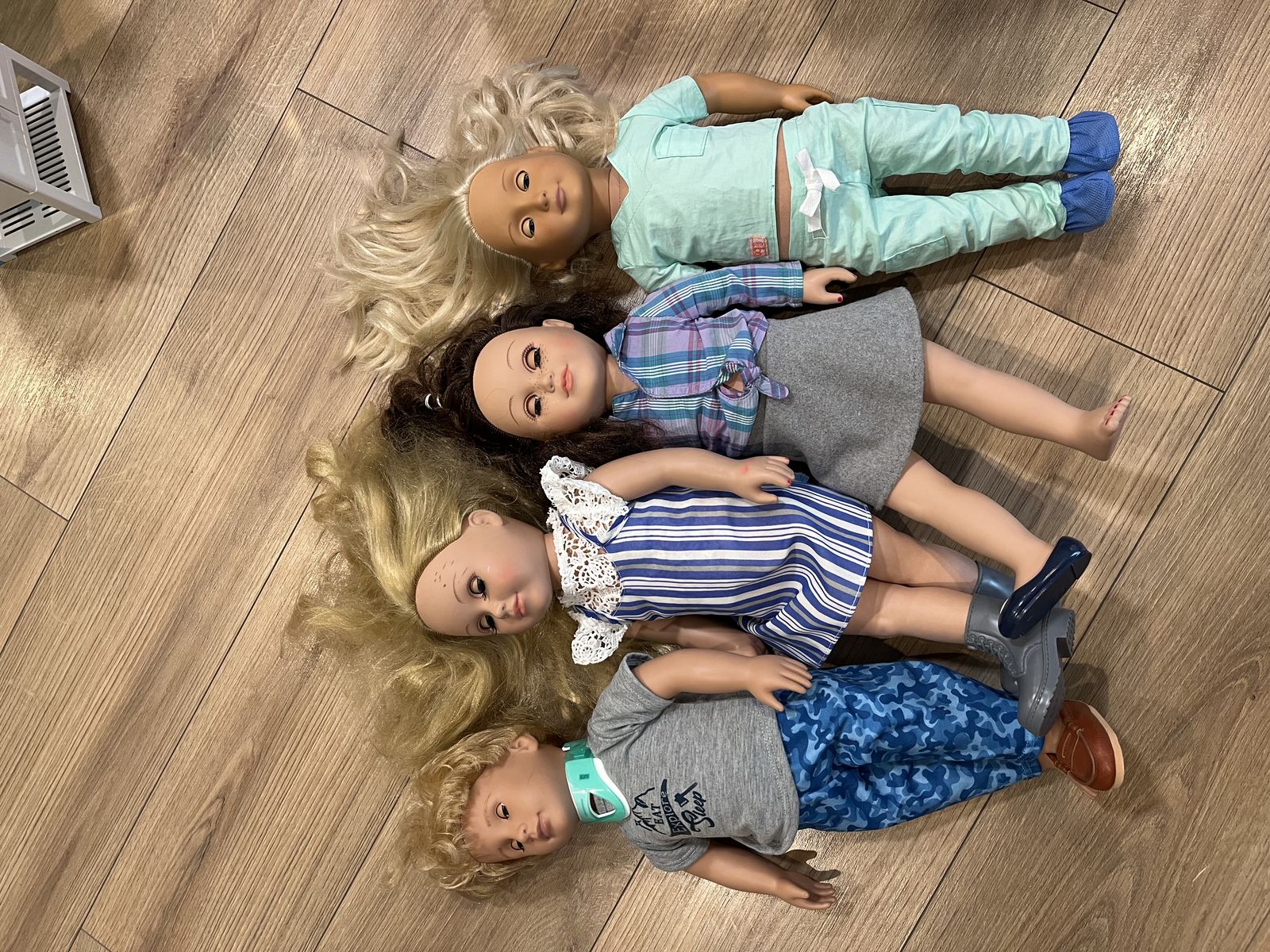 4 Our Generation 18” Dolls & Accessories