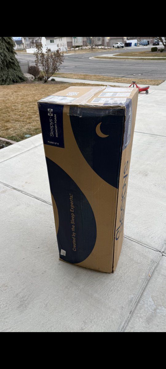 Sleepy's By Sealy Memory Foam Plush King Mattress