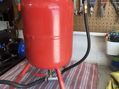 Harbor Freight Portable Pressure Blaster Sandblaster - Red
