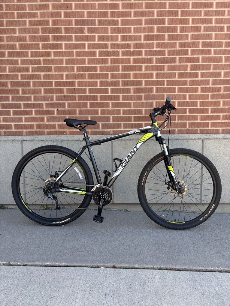 Giant Revel Mountain Bike - Size XL - Disc Brakes