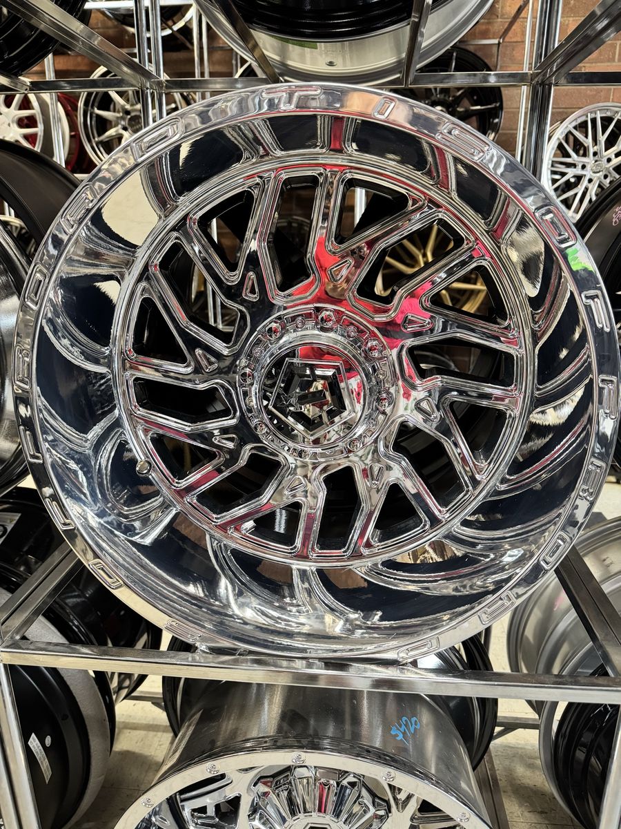 TIS-544v wheels brand new set of 4. 20x12. Lug pattern 5x4.5/5.0.