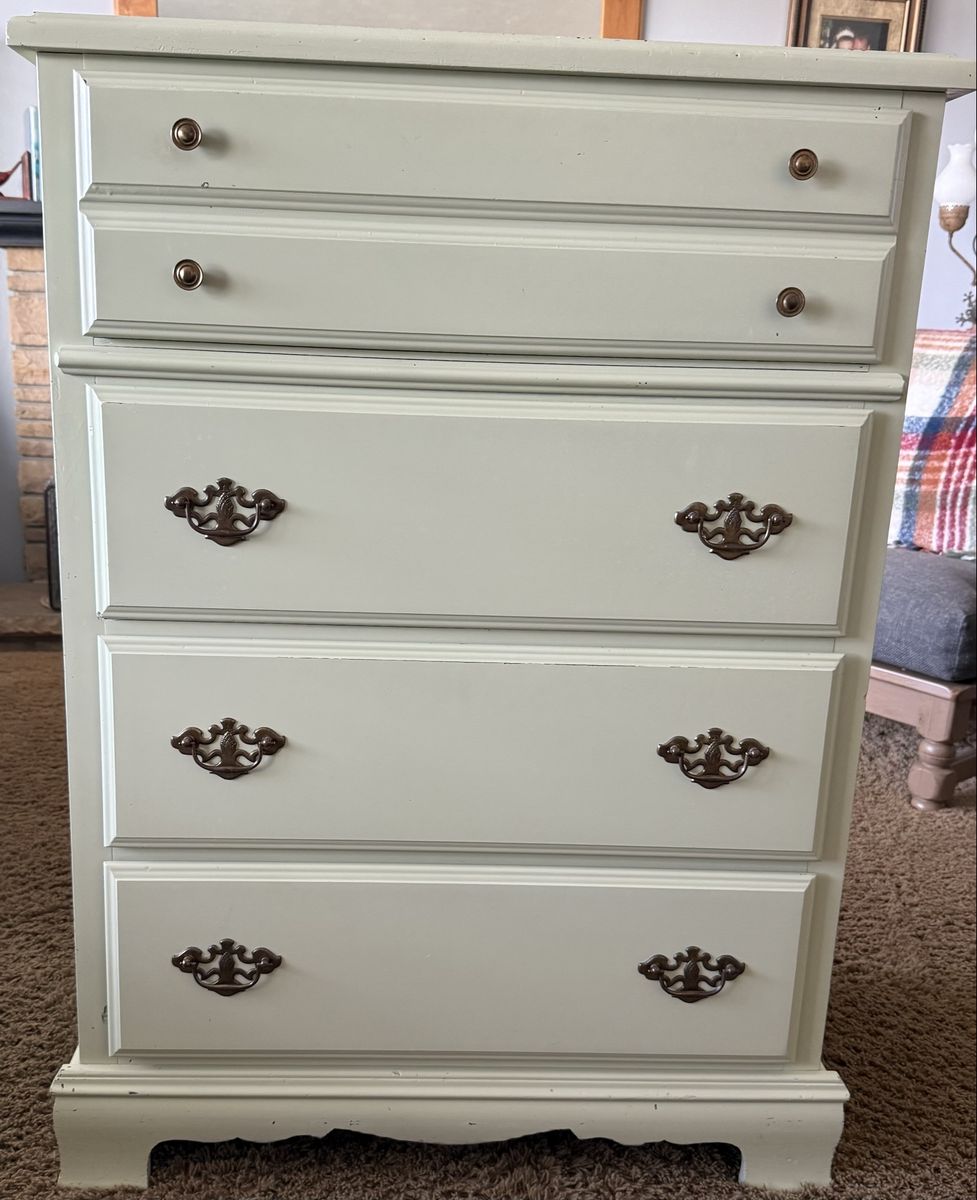 Solid Wood Dresser with dovetail drawers