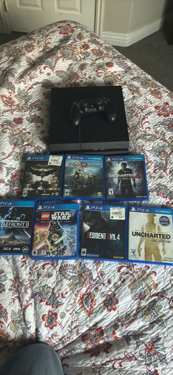 PS4 bundle ps4 console, controller, hdmi/power cable, 7 games, all work great!