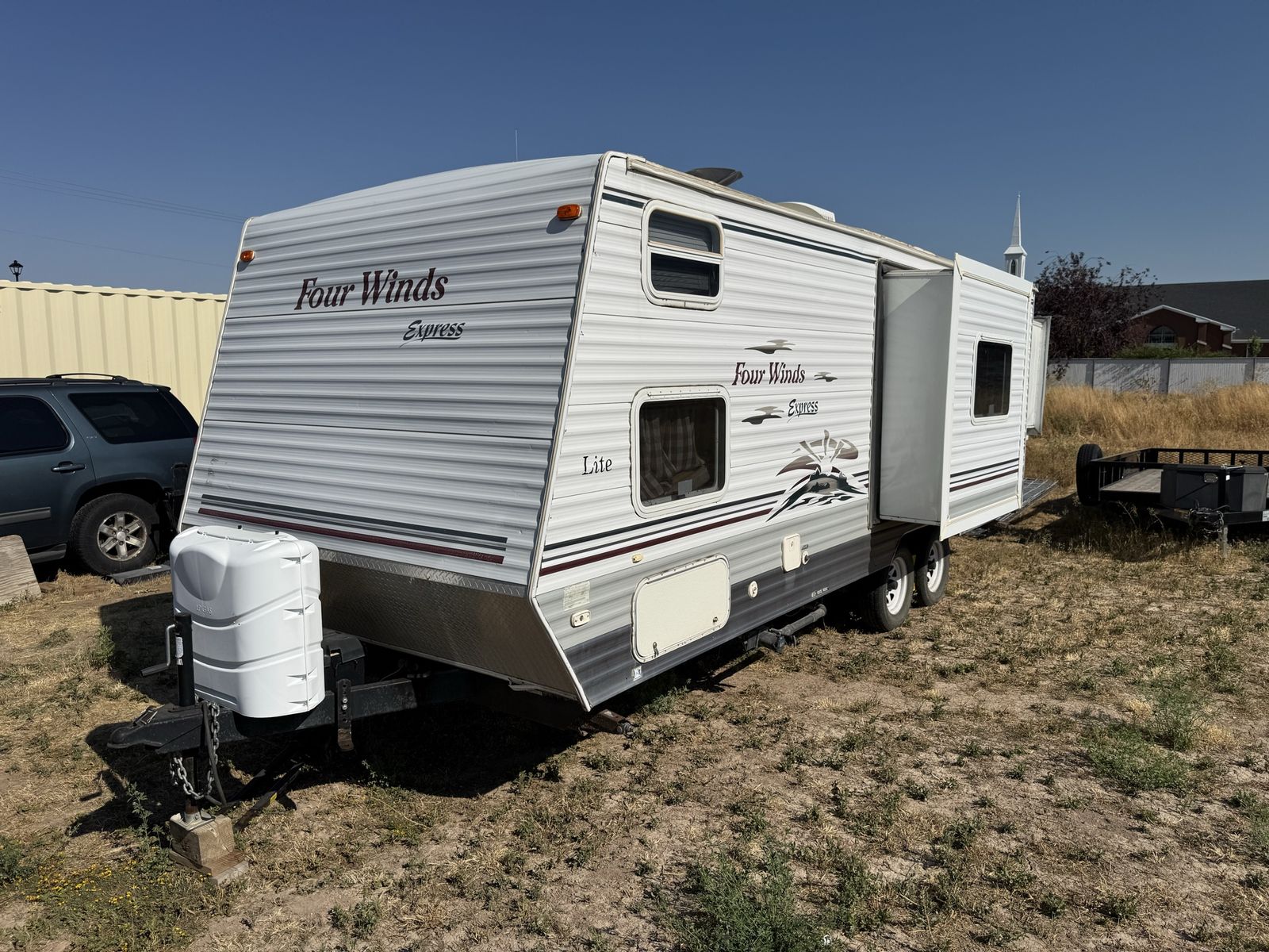 2005 Four Winds Express Lite 25ft Travel Trailer - Rear Slide Out