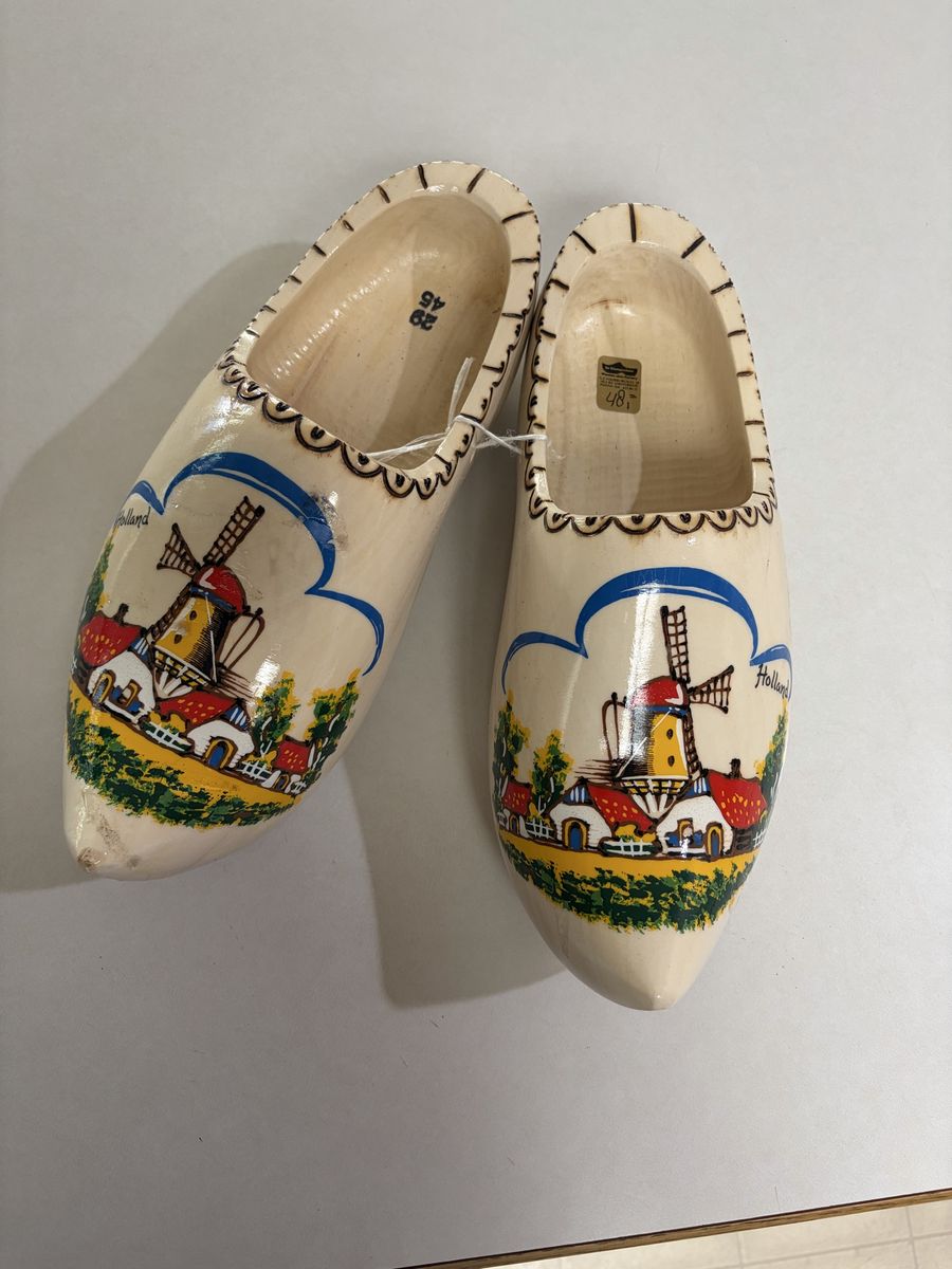 Authentic Dutch Wooden Shoes – Hand-Painted Holland Klompen