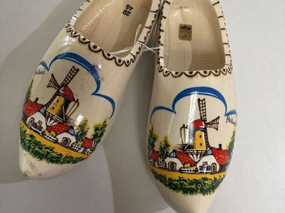 Authentic Dutch Wooden Shoes – Hand-Painted Holland Klompen