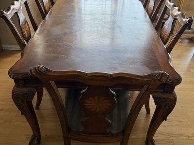Dining room table