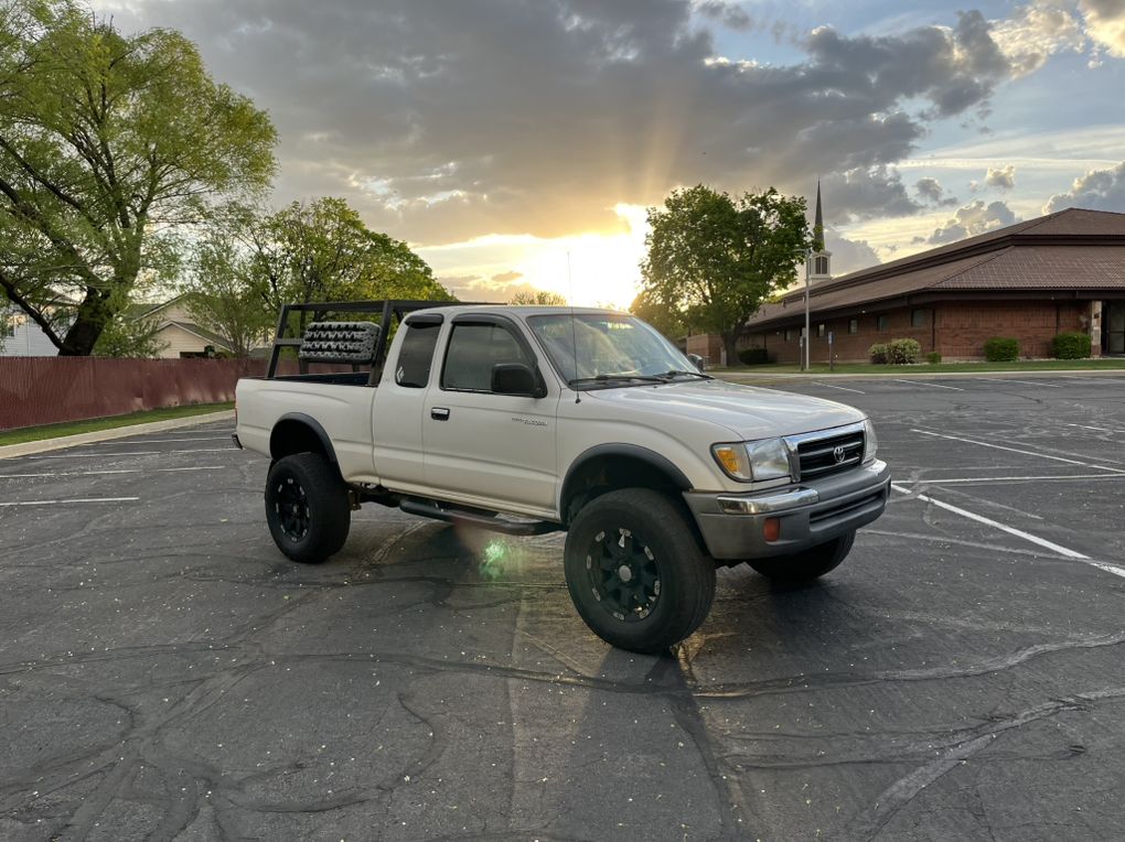 2000 TOYOTA TACOMA SR5