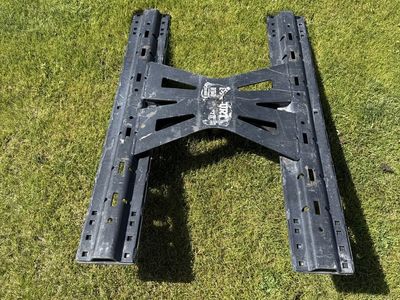 Curt 5th wheel rails for turnover ball
