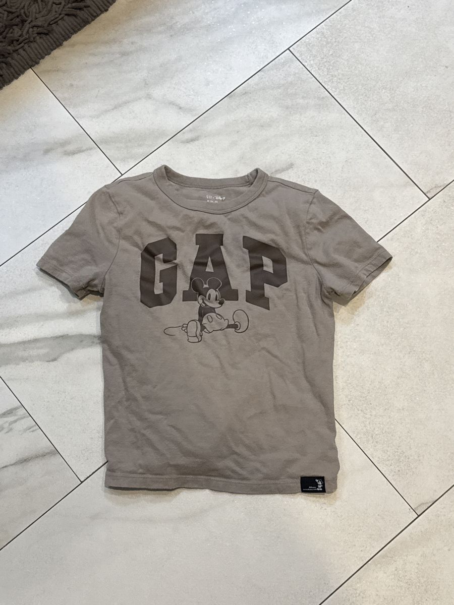 GAP Disney Mickey Mouse Gray Short Sleeve T-Shirt - Kids Size 6-7 - 100% Cotton