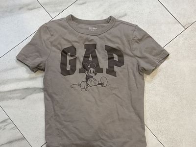 GAP Disney Mickey Mouse Gray Short Sleeve T-Shirt - Kids Size 6-7 - 100% Cotton