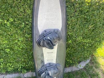 Wakeboard with Bindings