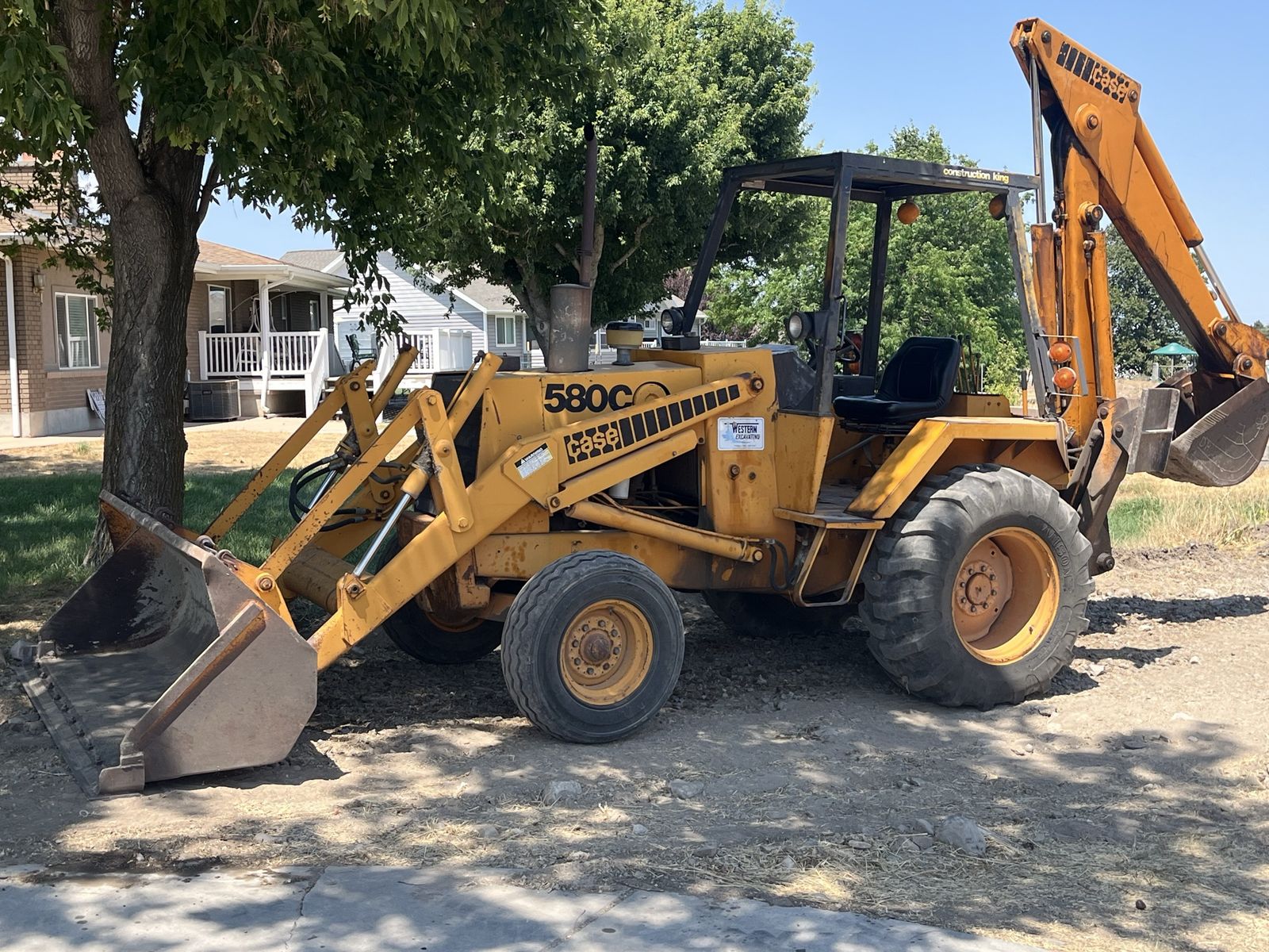 CASE 580C Backhoe Loader -Good Condition 