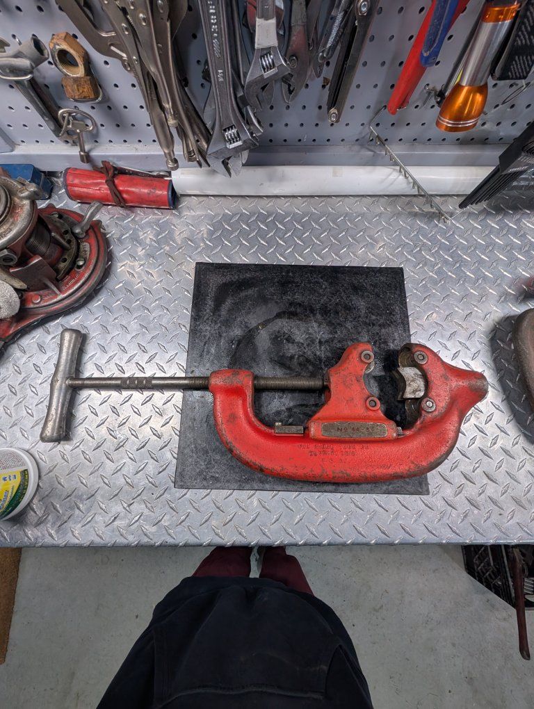 Ridgid 44-S 2 1/2 in. - 4 in. Heavy-Duty 4-Wheel Pipe and Tubing Cutter