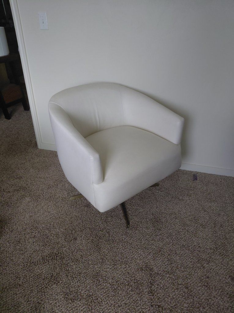 Main image 8