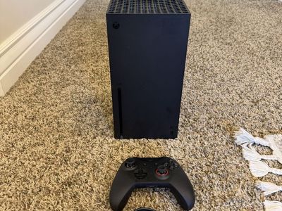 Xbox Series X and Pro Controller