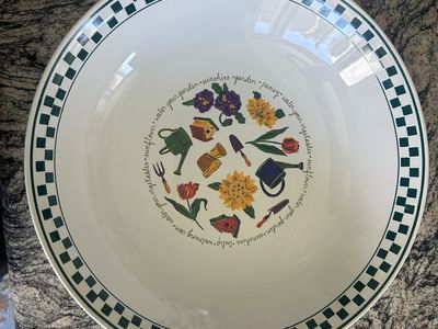 Fun Serving bowl-Country Garden