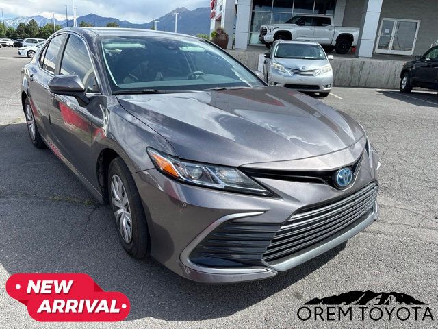 2024 Toyota Camry Hybrid LE