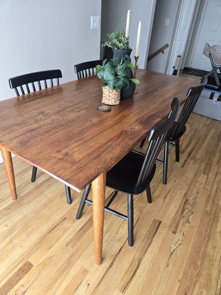 Downeast Table and Chairs