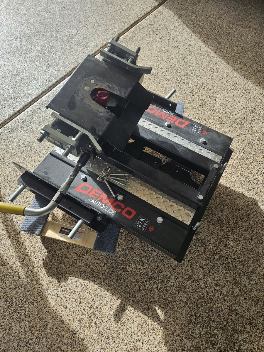 5th Wheel Trailer Hitch