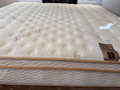 Flawless! Saatva King mattress! Only $350