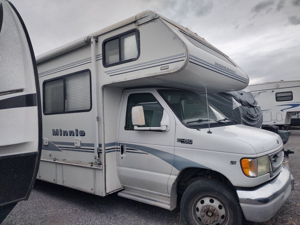 2003 Winnebago Minnie