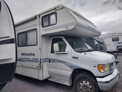 2003 Winnebago Minnie