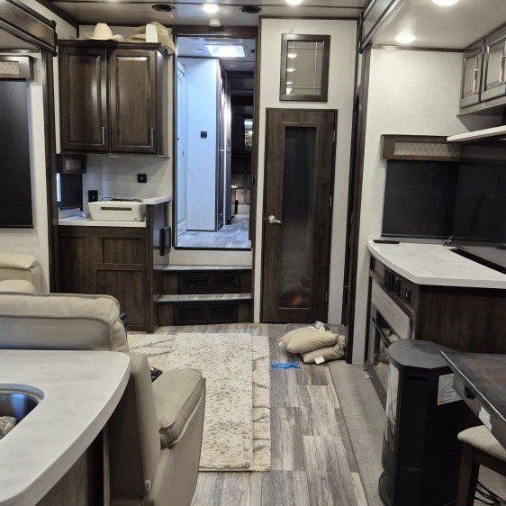 Yukon  Dutchman  5th wheel