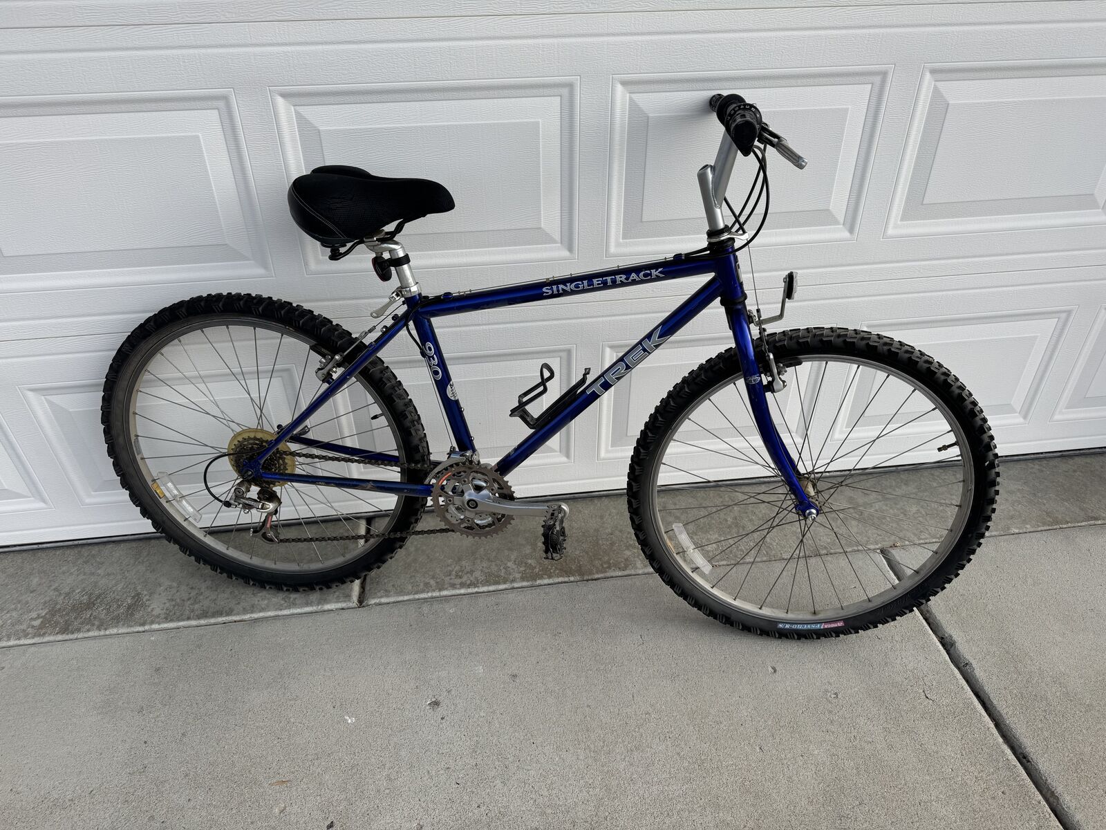 Trek Singletrack 930 Mountain Bike