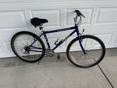 Trek Singletrack 930 Mountain Bike