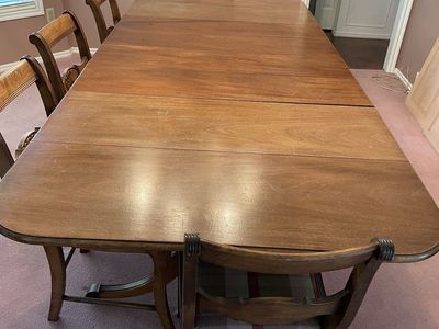 Vintage Solid Wood Dining Table with Two Leaves - Expandable Pedestal Base