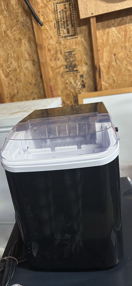 Portable Countertop Ice Maker Machine with Clear Lid, Black Finish
