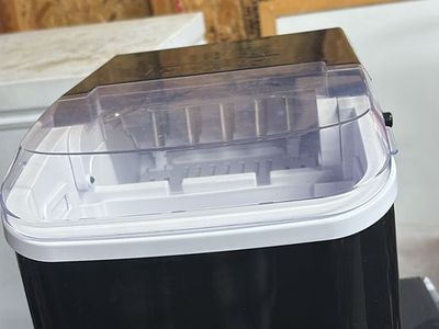 Portable Countertop Ice Maker Machine with Clear Lid, Black Finish