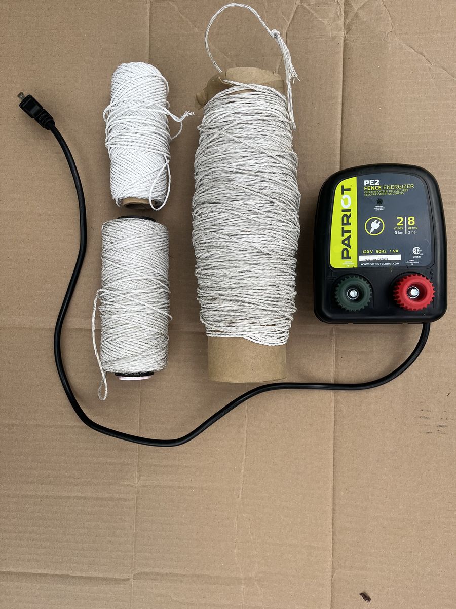 Patriot PE2 Pet & Garden Electric Fence Energizer (AC) plus electric fence polywire