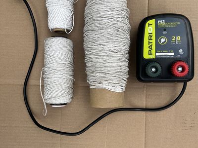 Patriot PE2 Pet & Garden Electric Fence Energizer (AC) plus electric fence polywire