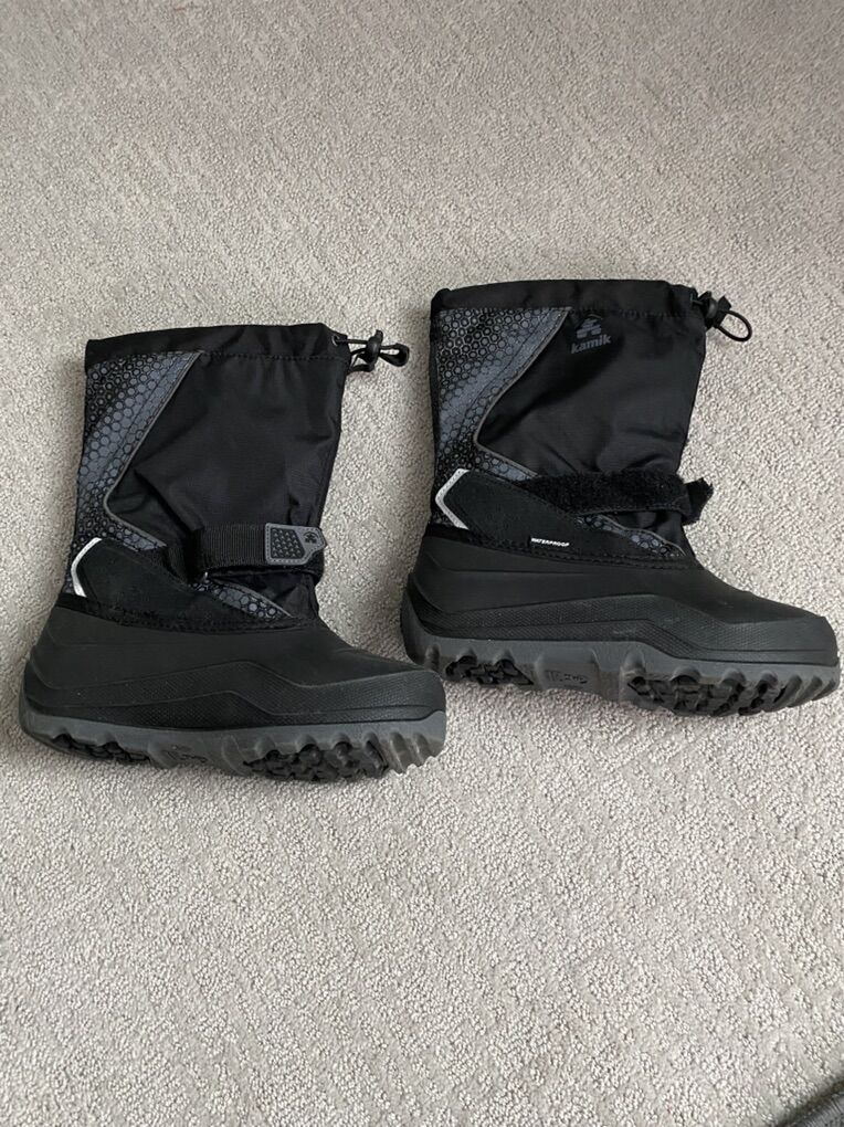 Kamik Boys Snow Boots Waterproof Size 5Y