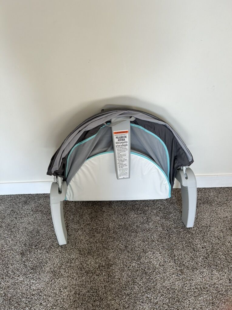 Fisher Price Portable Bassinet on The Go Baby Dome