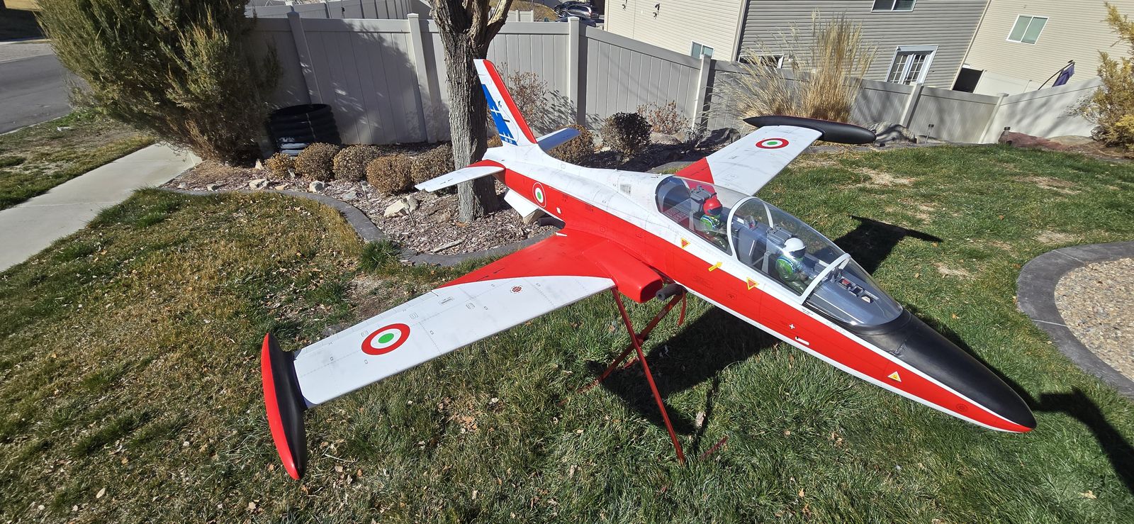 RTF Aermacchi MB-339 Turbine w/ Kingtech 85 84"