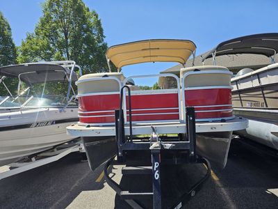 2018 Sun Tracker Bass Buggy 18 DLX