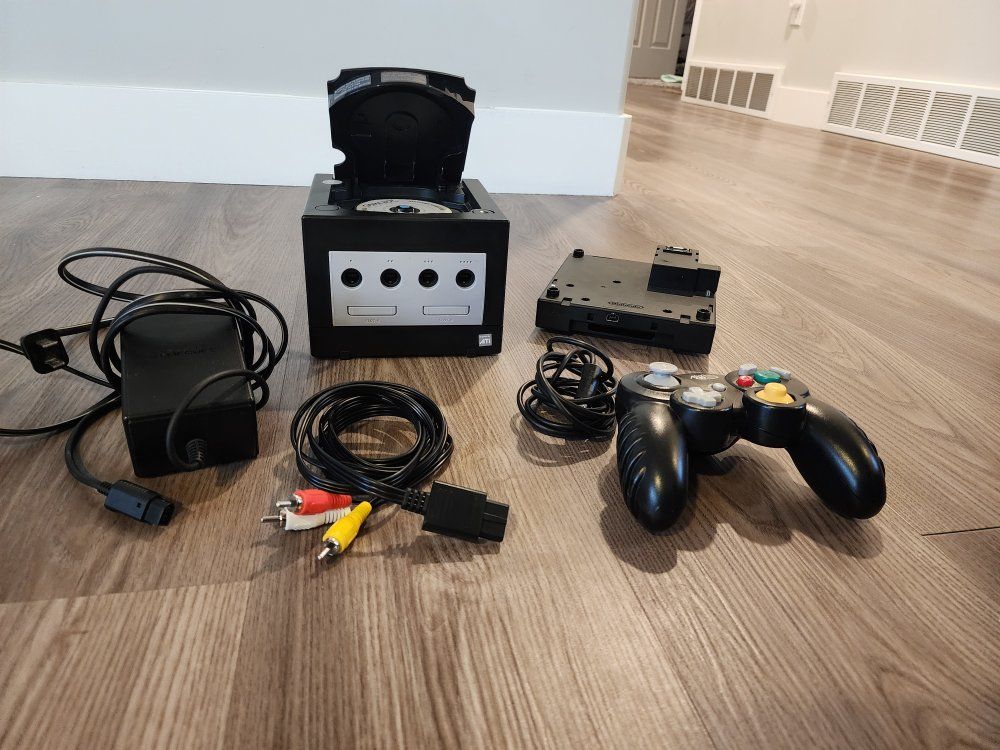 Nintendo GameCube Console w/ Game Boy Player, Start-Up Disc, Controller. Cables