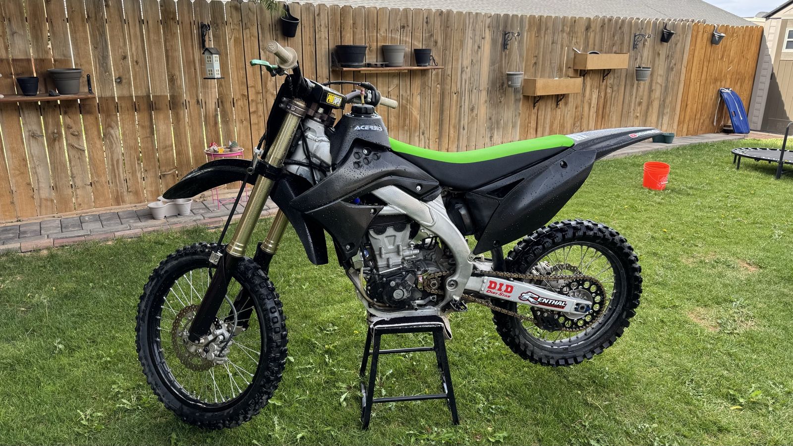 2011 Kx 450f Dirt Bike Used Good Condition Black and Green