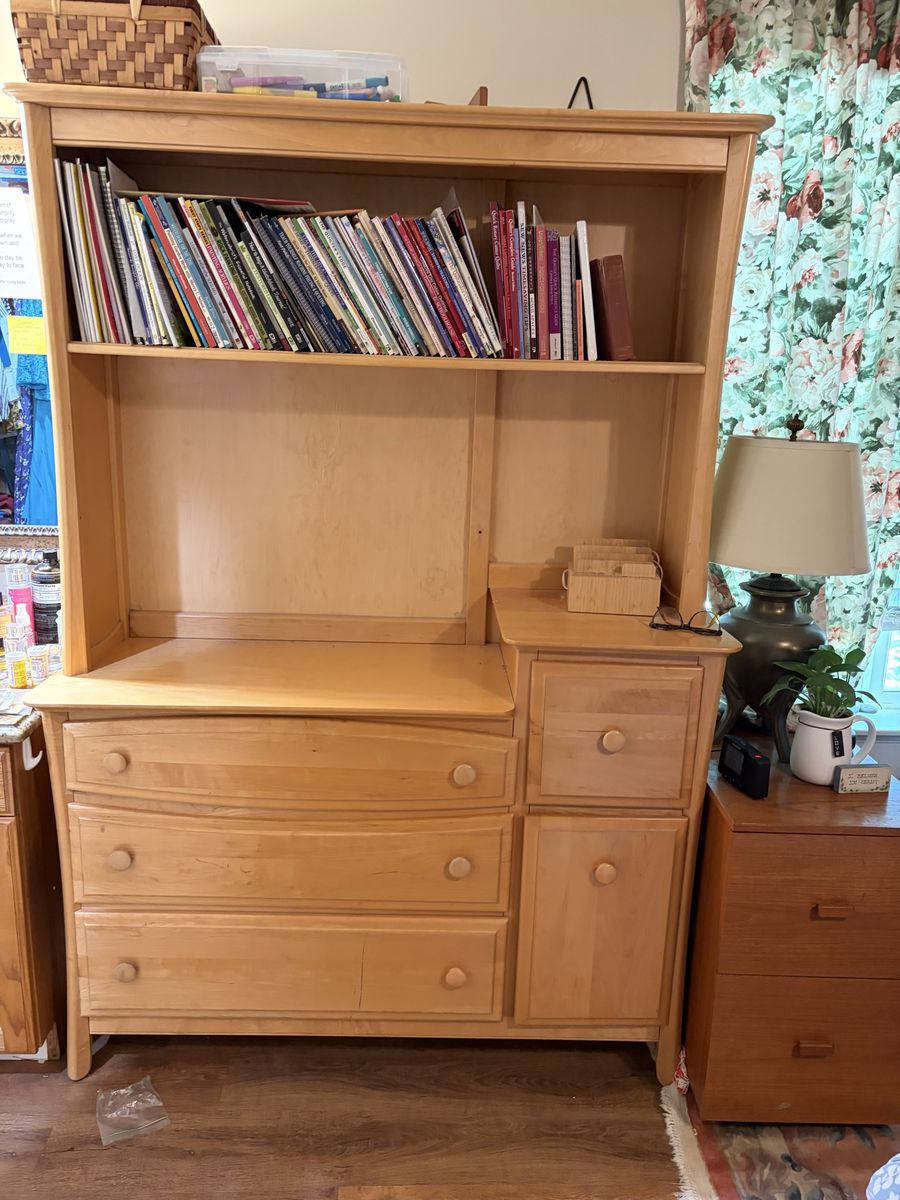 Wooden Dresser FREE - matching set if wanted