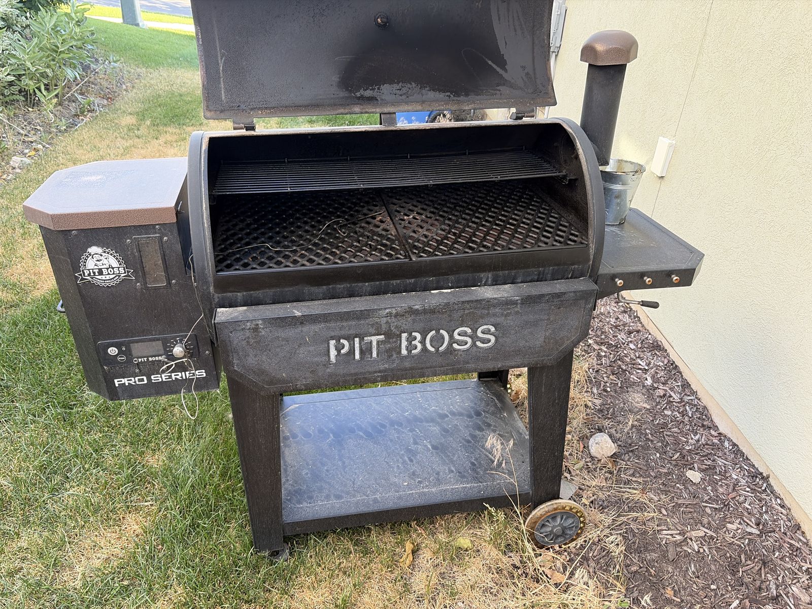 Pit Boss Pro Series