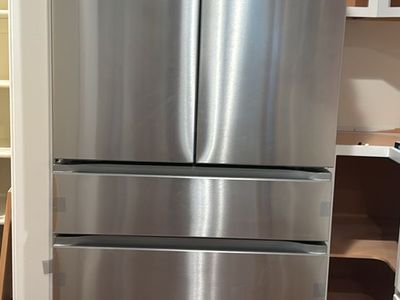 LG refrigerator *BRAND NEW*!